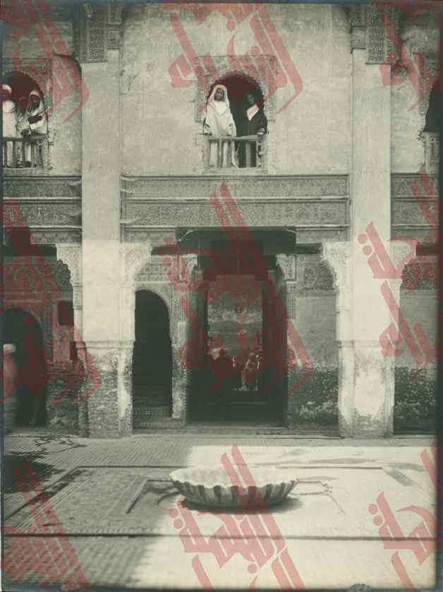 096
